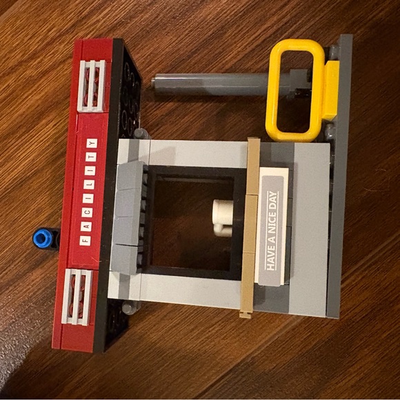 Assorted Lego - Picture 8 of 9